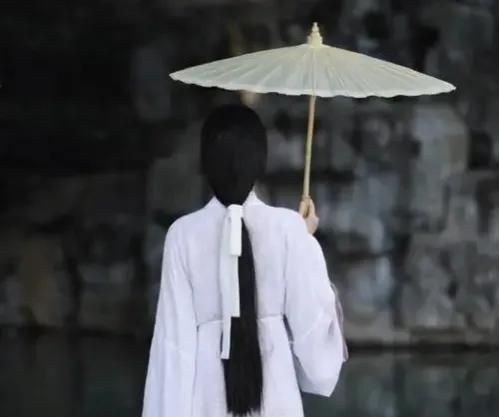 虹裳霞帔步摇冠,虹裳霞帔步摇冠意思