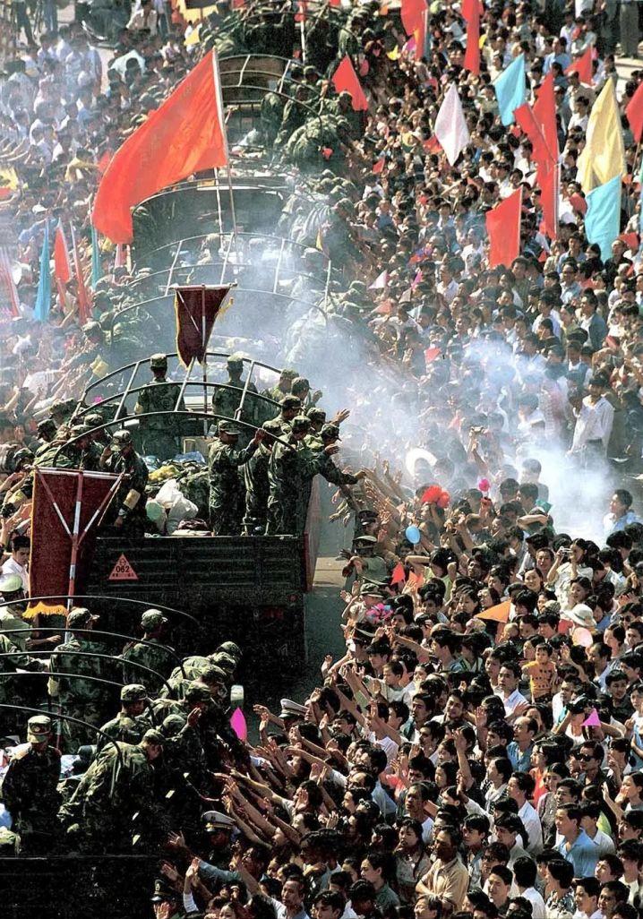 98抗洪爆破堤坝,98抗洪决堤口