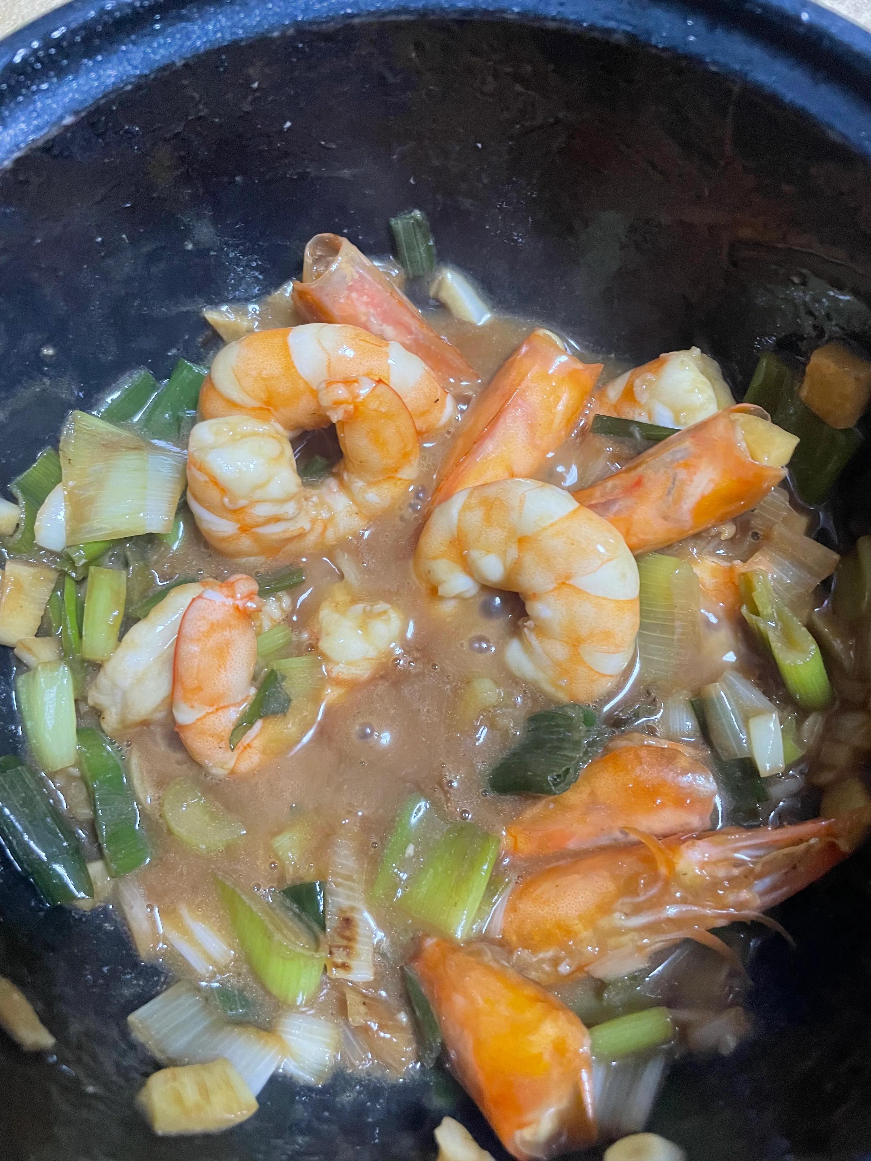 新加坡不能自己在家做饭吗,在新加坡自己做饭还是外面吃便宜