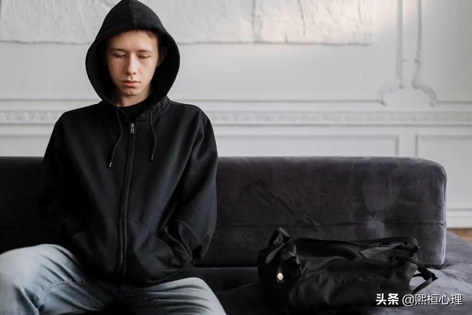 青春期自卑心理的危害,青春期情绪自卑低落怎么办