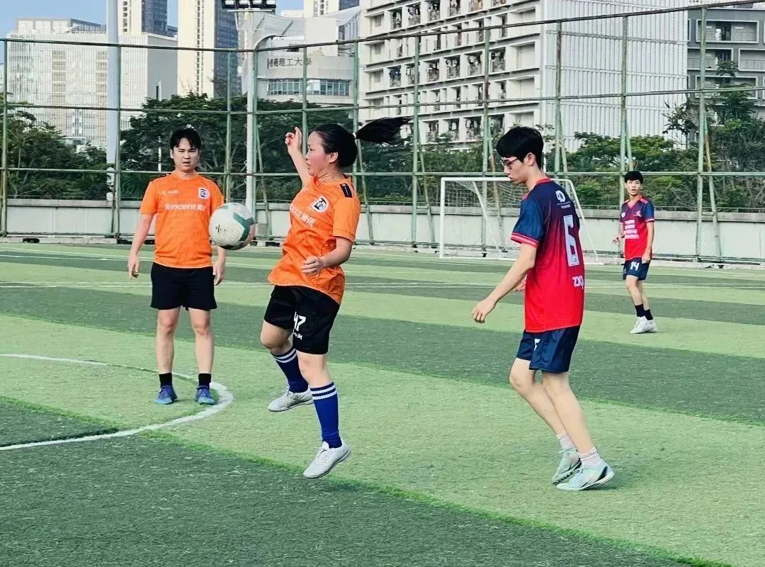 深大的知名的校友,踢足球的学长