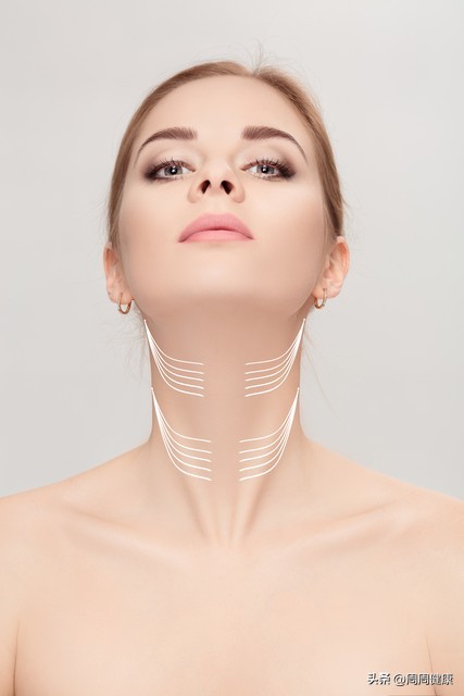 天生颈纹深的原因,颈纹特别深的女人