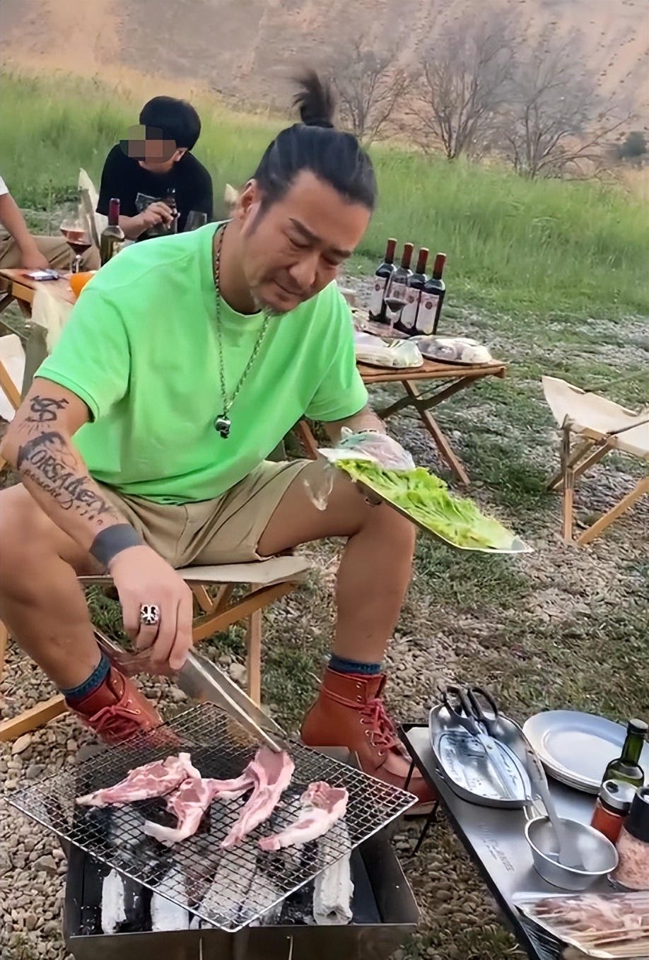 58岁孙兴隐居生活曝光,孙兴生活视频