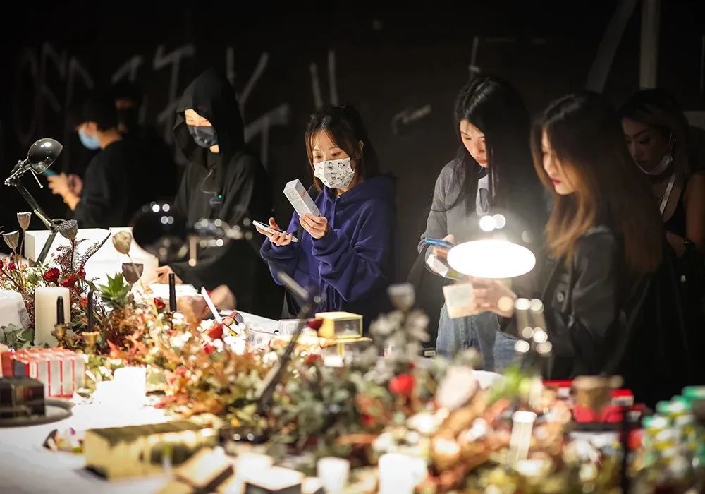 独家｜話梅要造一个“线下李佳琦”？