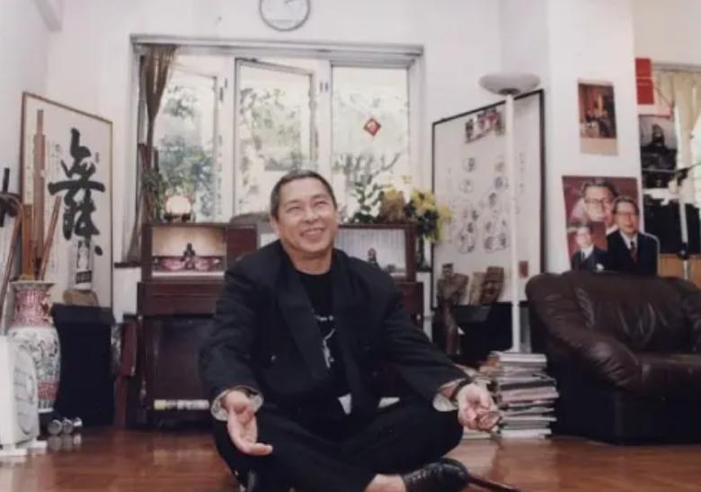 霍启刚偶遇刘兆铭！90岁“姥姥”满头白发，丧妻后太难过淡出荧幕