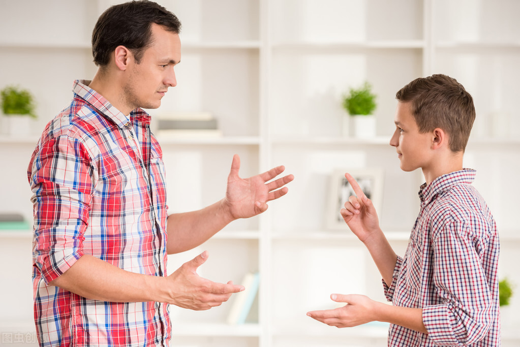 孩子上初中开始叛逆了怎么办,如何面对孩子初中叛逆