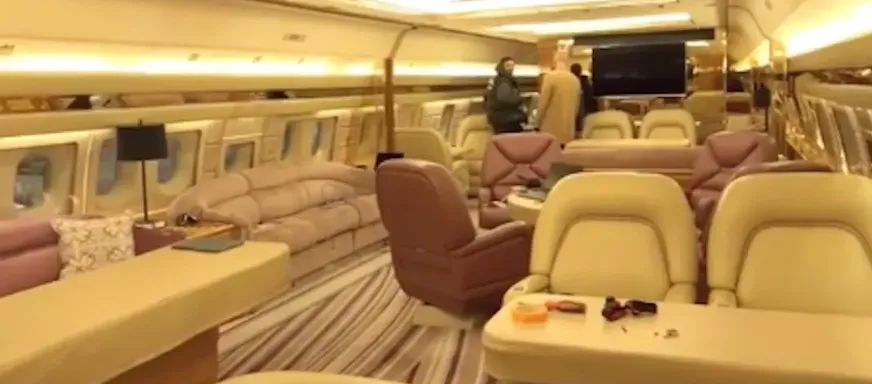 花五亿买了私人飞机后，名人都用它干什么了？