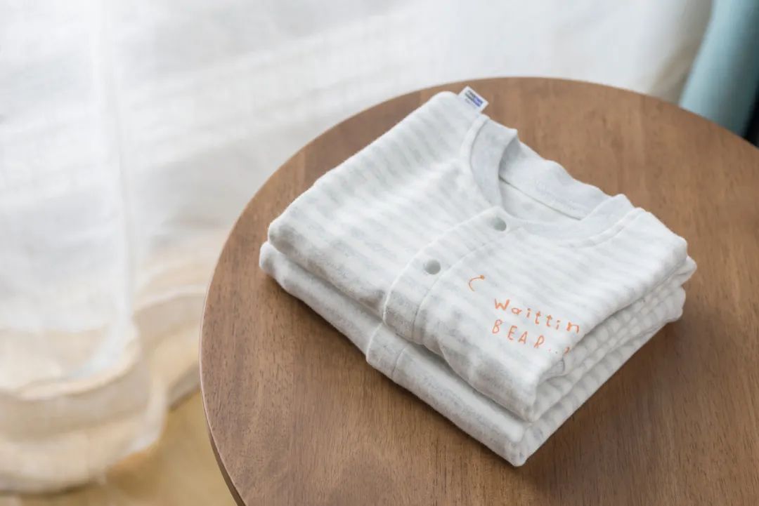 纯棉衣服和聚酯纤维衣服哪种舒服,纯棉衣服会有聚酯纤维吗