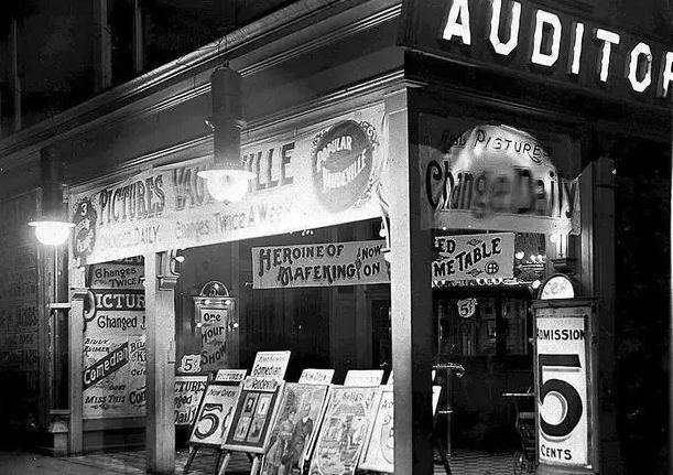 好莱坞英雄主义电影文化解析,简述当代好莱坞电影的产生与发展