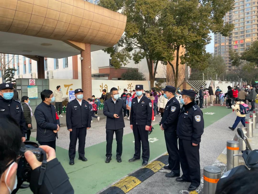 骞冲畨鏍″洯鎶ゅ鏈夋垜,骞冲畨鎶ゅ闃熶负瀛︾敓瀹夊叏淇濋┚鎶よ埅