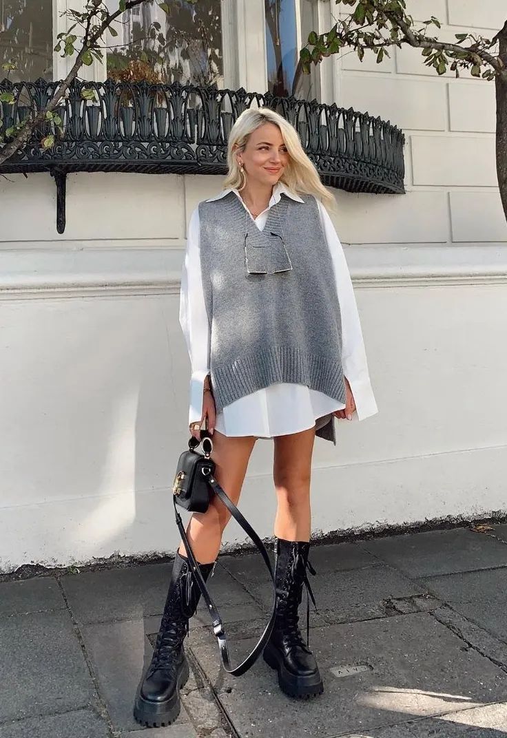 秋日马甲穿搭的n种,春天咖色格子针织马甲怎么搭配