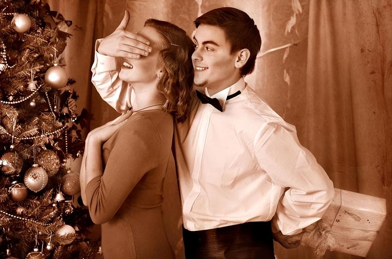 《错换人生》:以轻松幽默的手法呈现出人际、家庭和爱情等问题