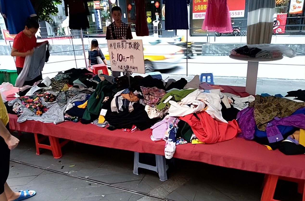 央视曝光致癌衣服,央视曝光夺命衣服致癌物超标