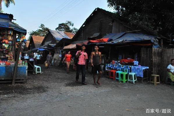 2000年一女子贪92万逃到泰国嫁残疾人，警方追捕15年谁知已亡9年