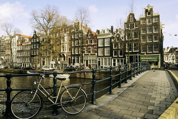 荷兰宣布性合法后遗症,荷兰合法化的新政策