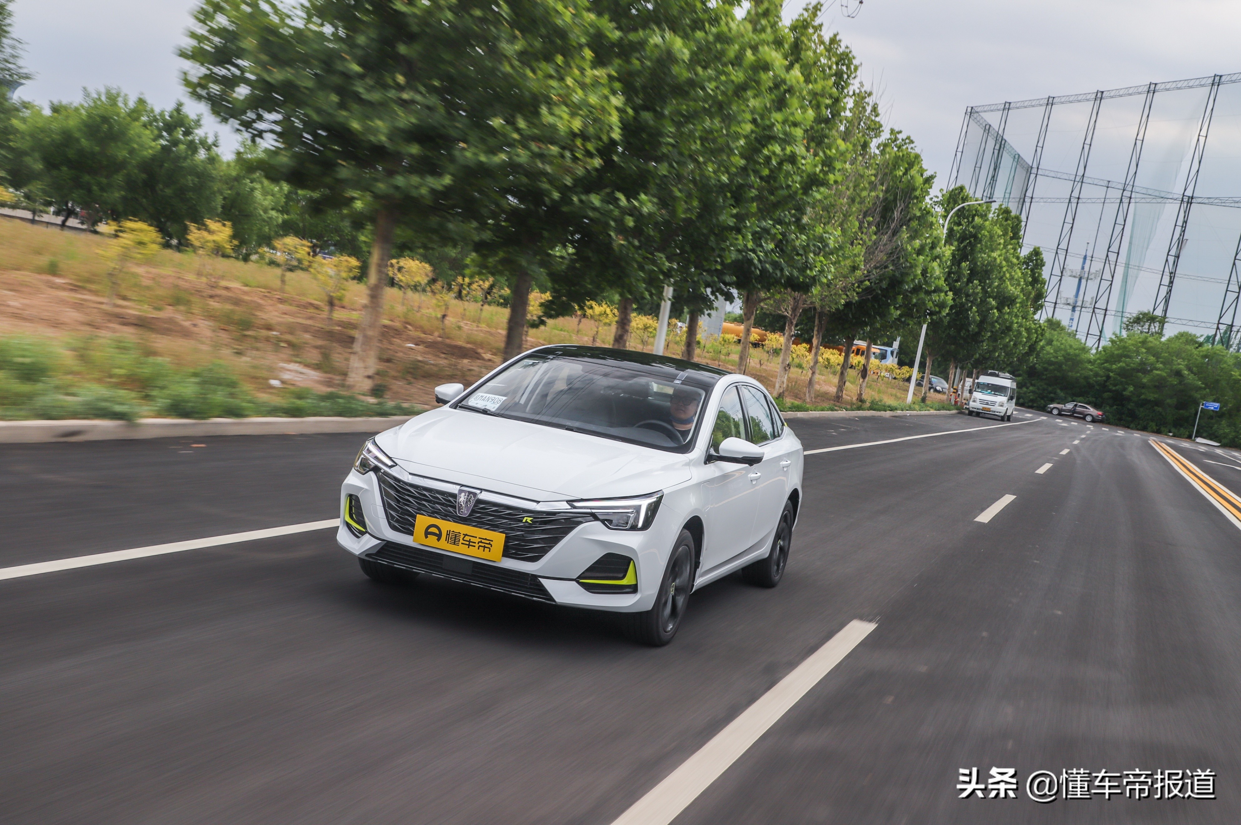 荣威i6max车主真实感受,荣威i6maxev代步值得入手吗