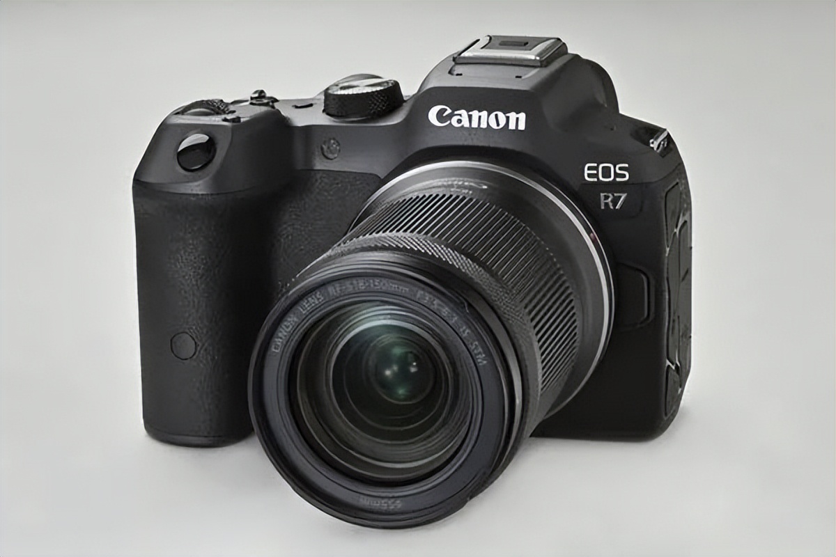 2023年佳能eosr7还值得买吗,性能最佳的半画幅相机