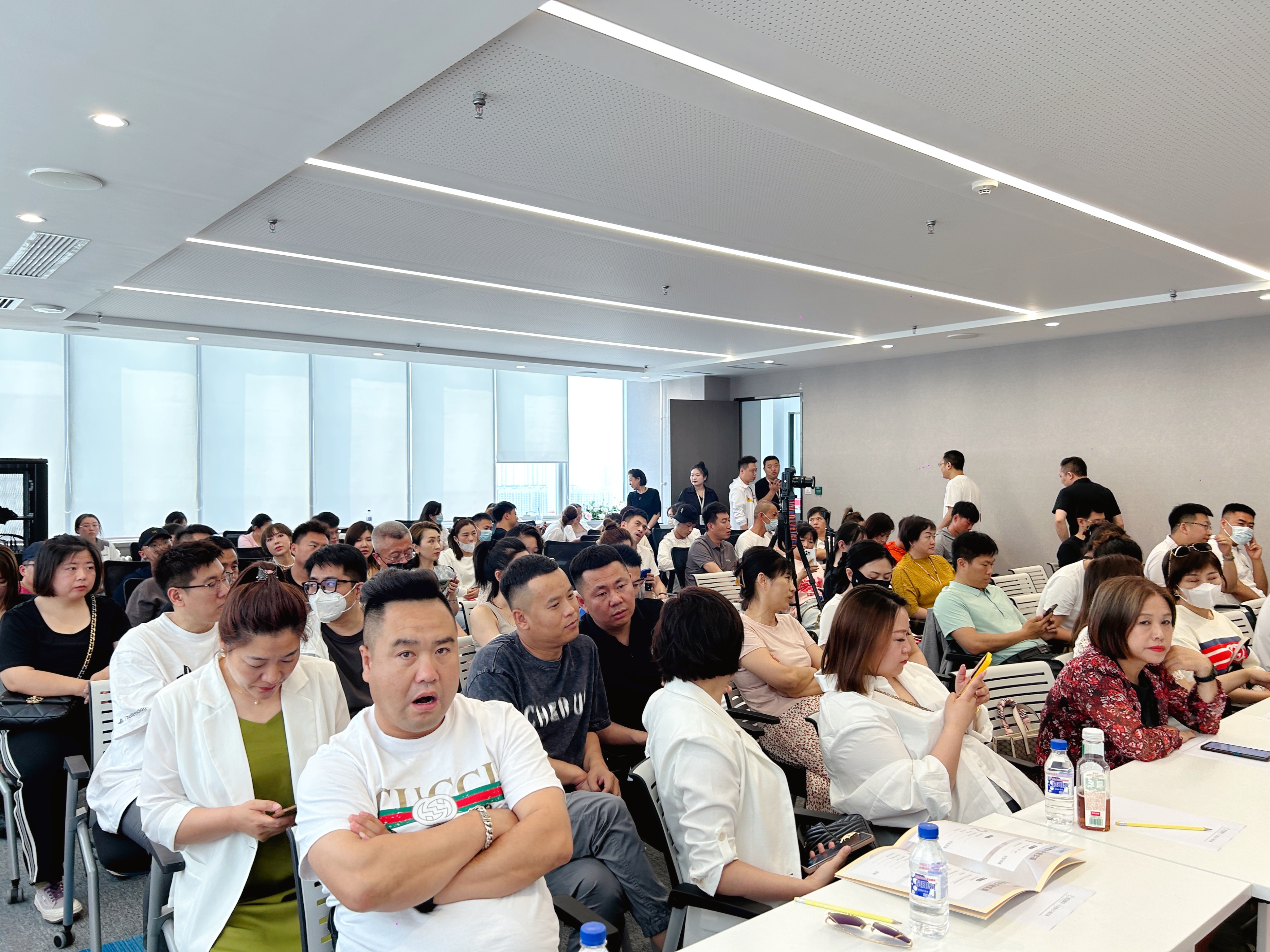 直播销售的现状及发展趋势,直播实体店运营营销