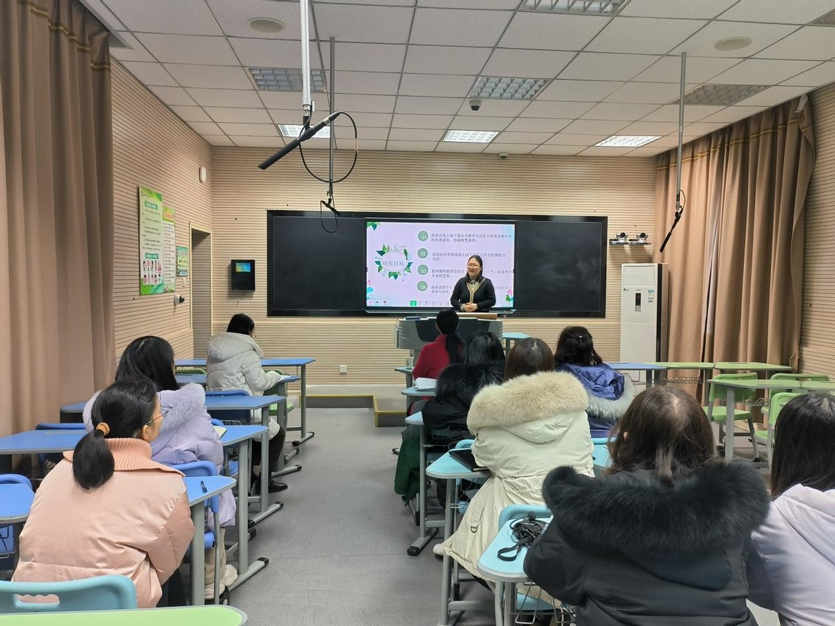 专家指导助推课题深入研究,专家引领做科研课题论证促发展