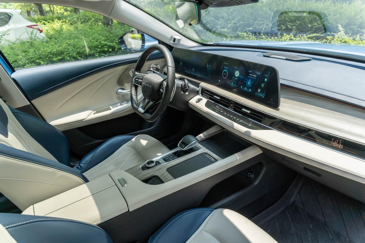 自主豪华反击BBA,竟是10万级的艾瑞泽8打响了第一枪