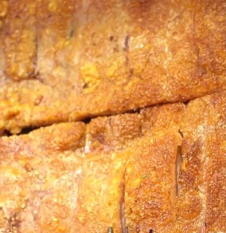 一天卖一千多斤烤猪视频,每天卖100斤猪肉能赚多少