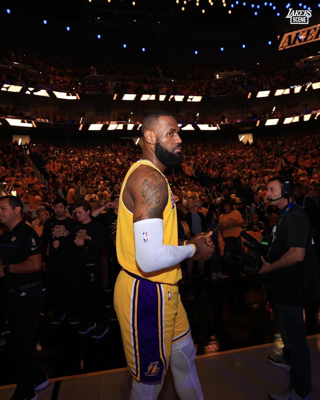 从持球大核变为3D球员！湖人逆袭该谢詹皇，连追梦都惊讶他的改变