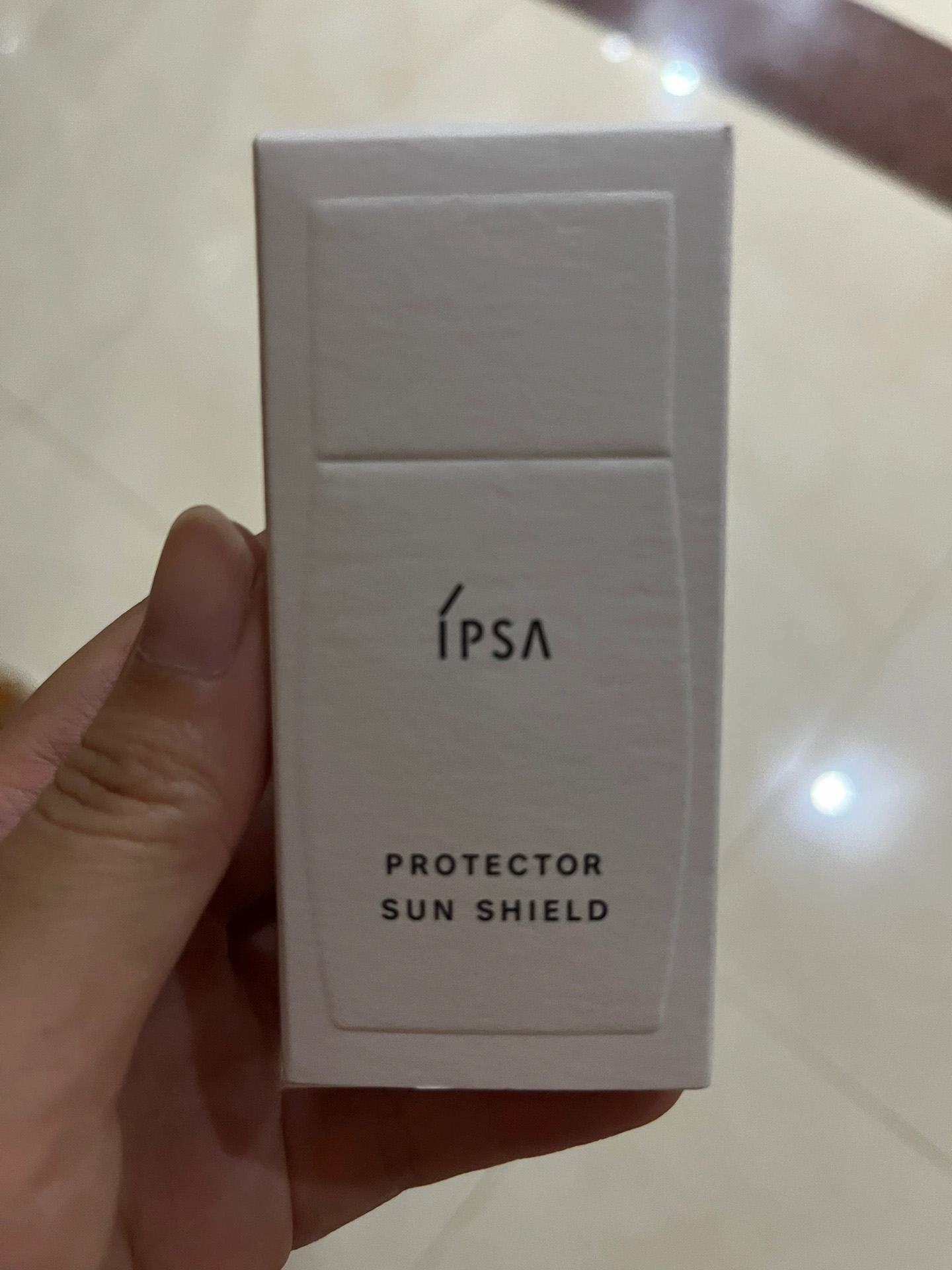 哪个牌子防晒霜防紫外线强,哪个牌子的防晒霜隔离霜好用