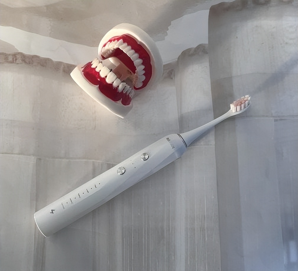 usmile和飞利浦电动牙刷测评,买电动牙刷好还是冲牙器好