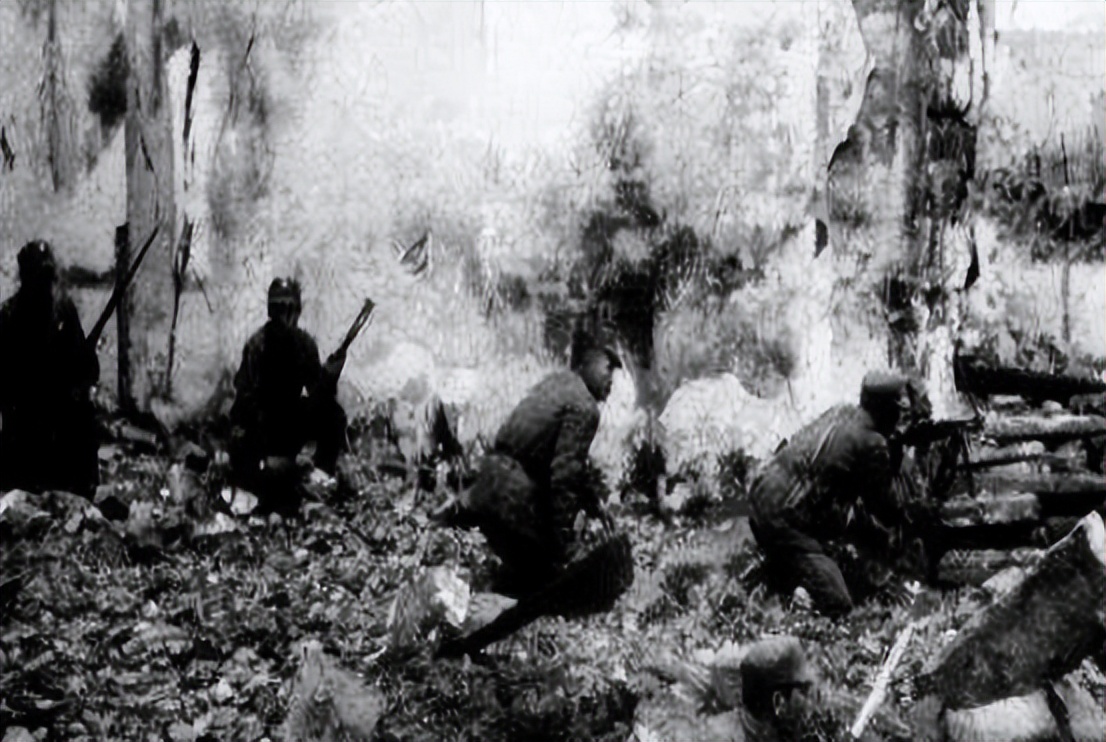 8个团拿不下日军500人，陈赓苦无对策，*伯承刘**提出：日军怕打屁股