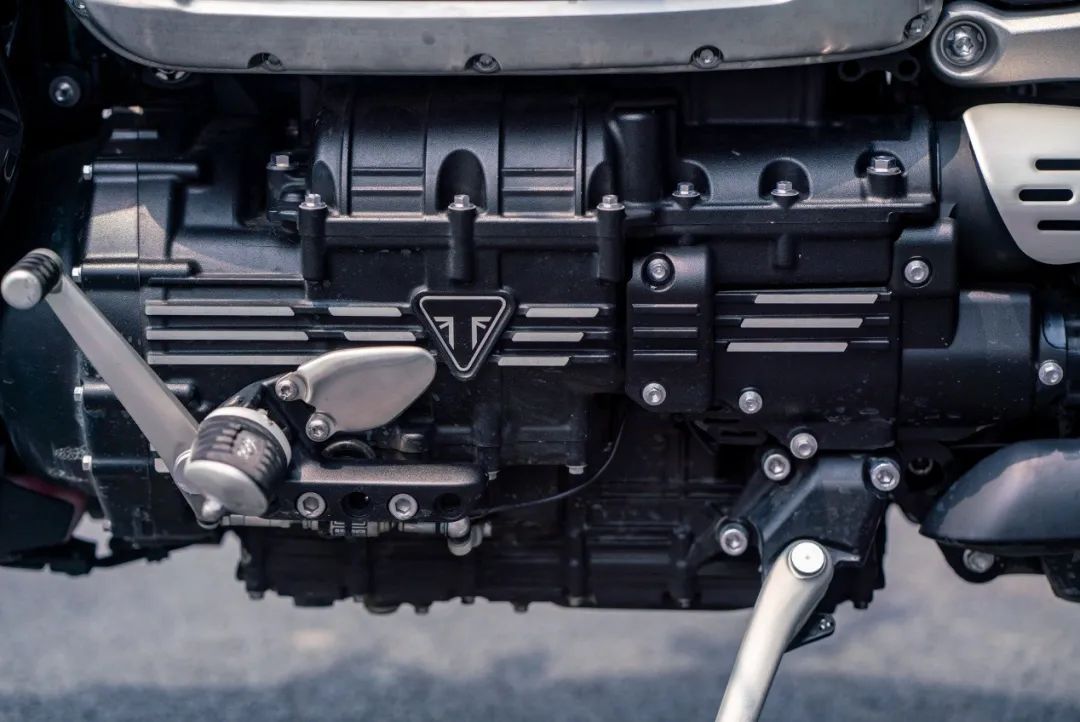 凯旋火箭3优缺点,火箭凯旋3新款试驾