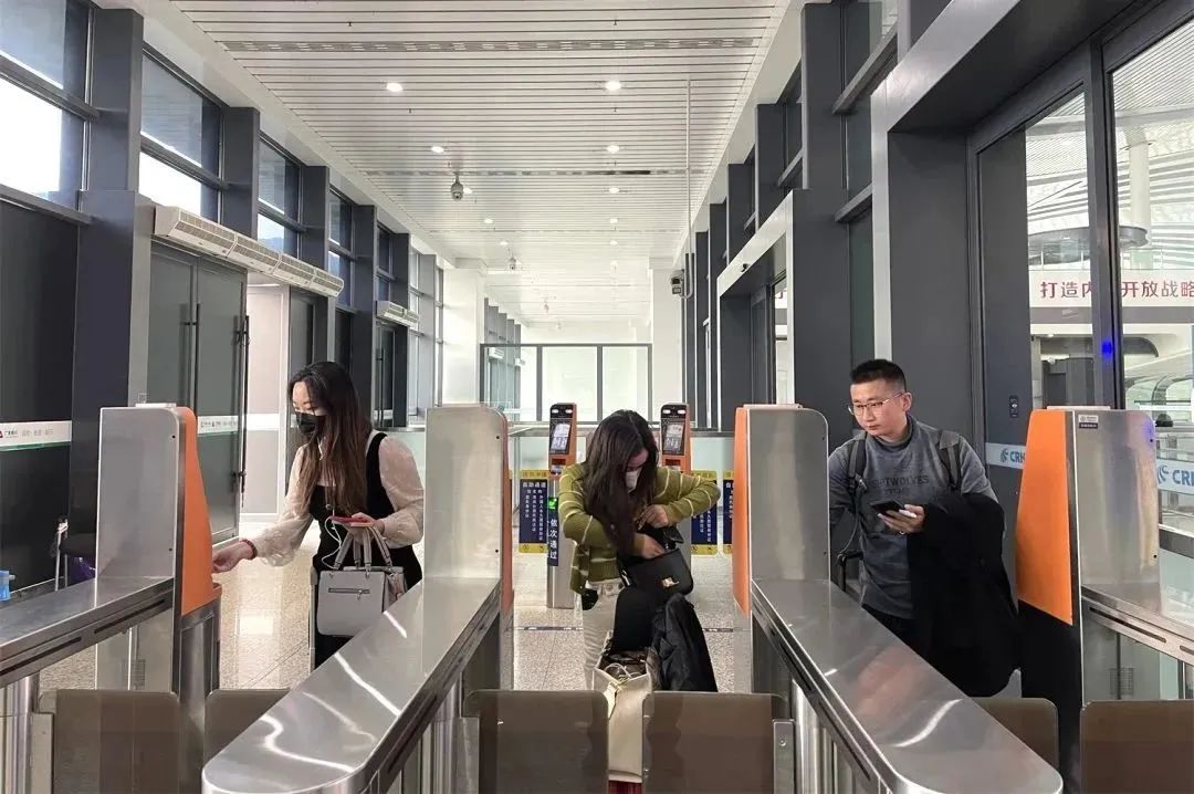 大学生怎样买火车票更便宜,下载什么软件买火车票更便宜