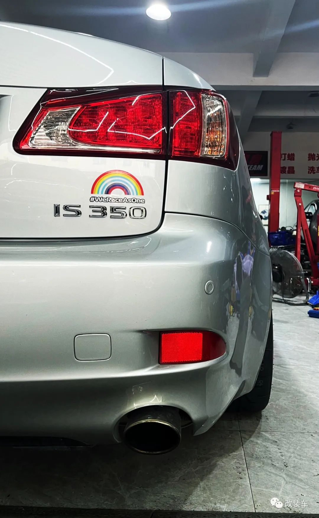 3.5V6+后驱的雷克萨斯IS300，雷车也能玩出烂仔范