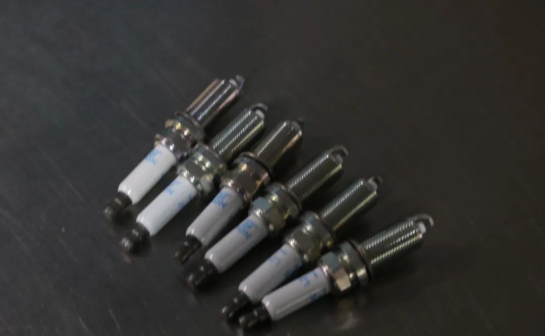 老款宝马730改新款全过程,12年40万公里宝马730翻新