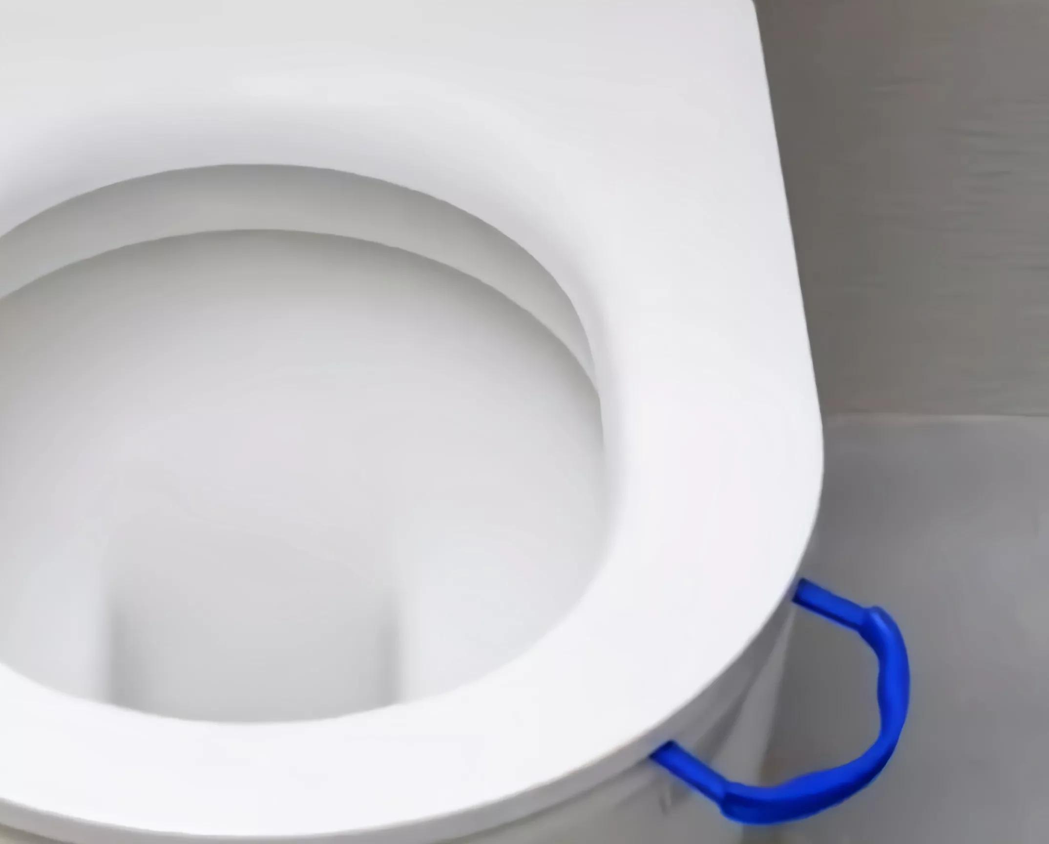 滴露消毒液把白色衣服染色怎么办,白色衣服和黑色一起染色了怎么办