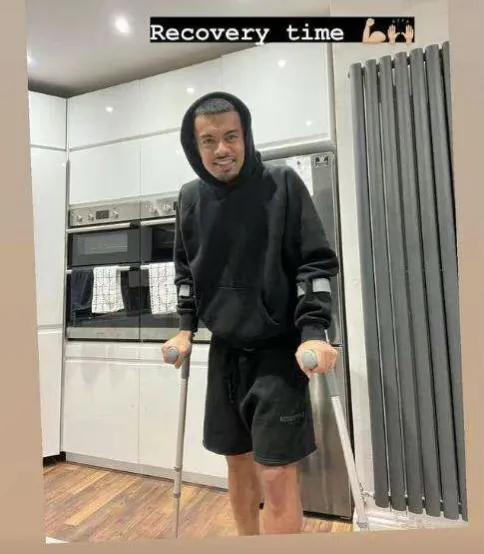 他是英冠队长+核心，归化后却在国足得不到机会，出场机会寥寥…