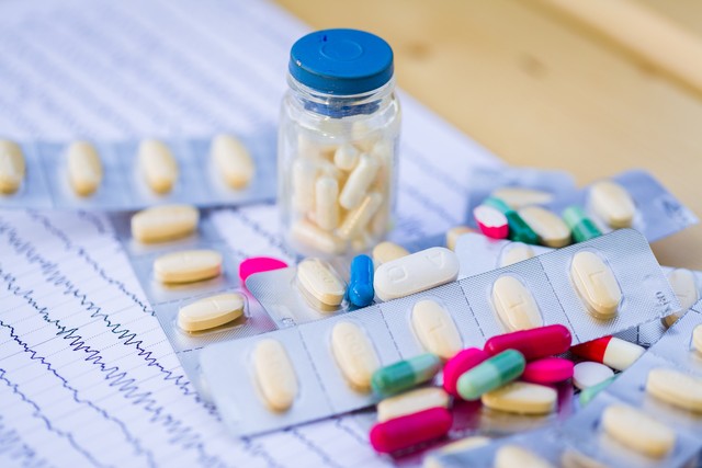 如何区分癫痫和抽动症,如何判定孩子是不是患有癫痫