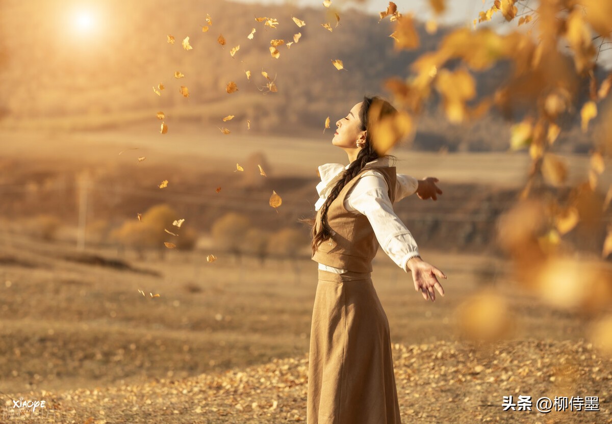 异域风情丝巾拍照姿势大全,如何搭配丝巾拍照姿势好看