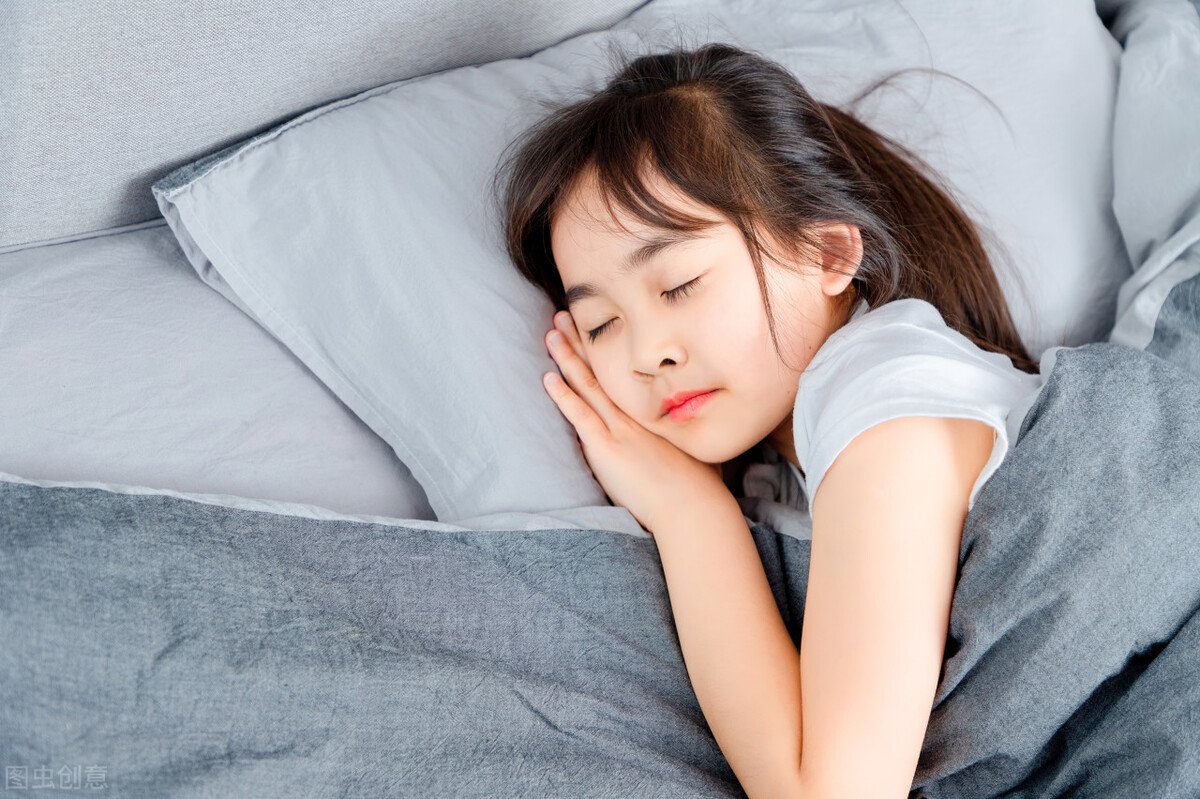 睡觉打鼾为什么吵不醒自己,睡觉打鼾感觉呼吸都困难了怎么办