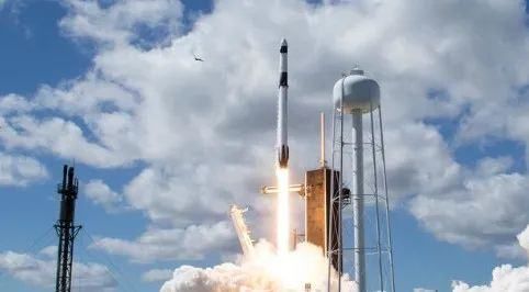 一根雪糕卖1800元？知名品牌回应；蚂蚁集团启动股份回购丨邦早报