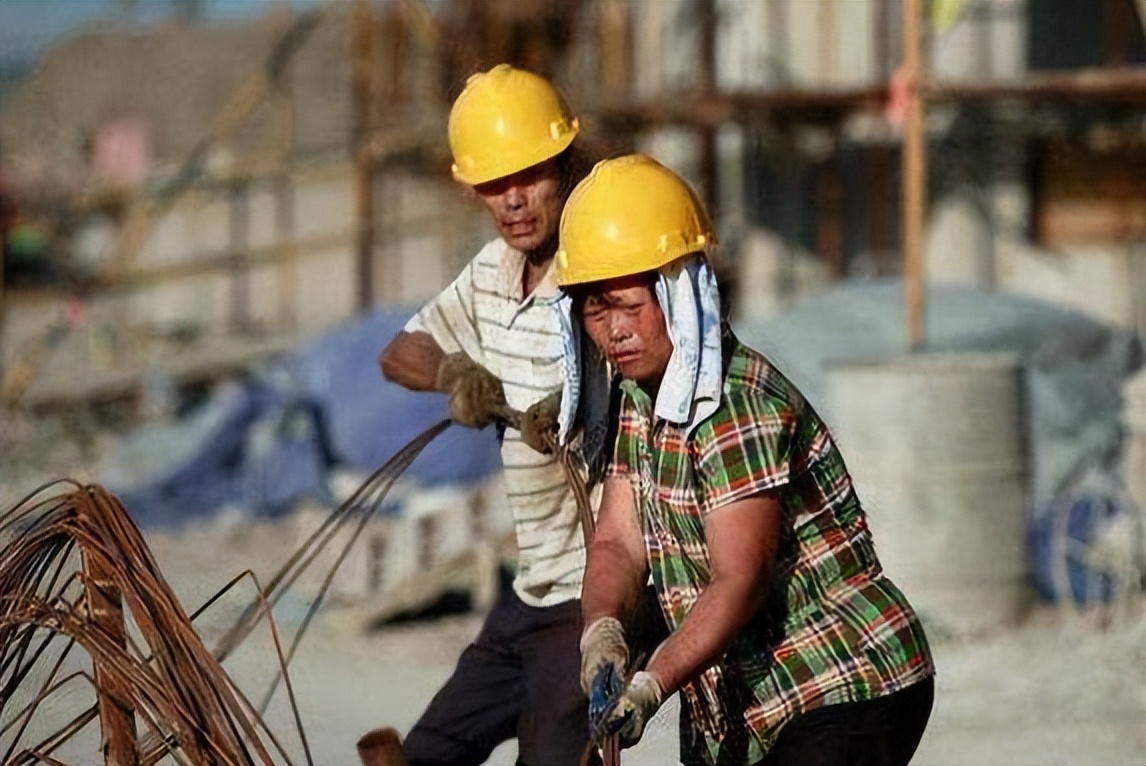 2023年农民工务工收入变化情况,未来五年农民工如何挣钱