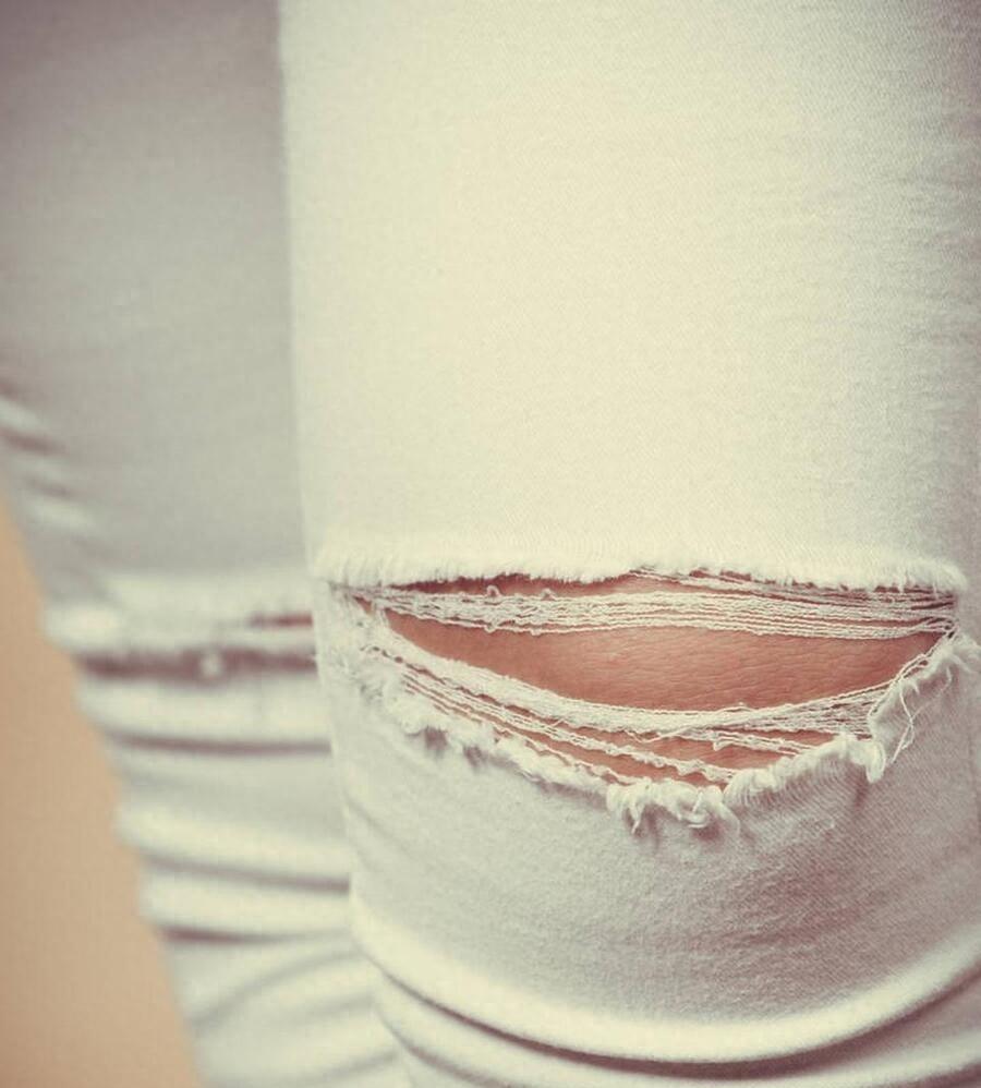 沐浴时，男友提出让我在“花园”上纹上他的名字，来证明我爱他