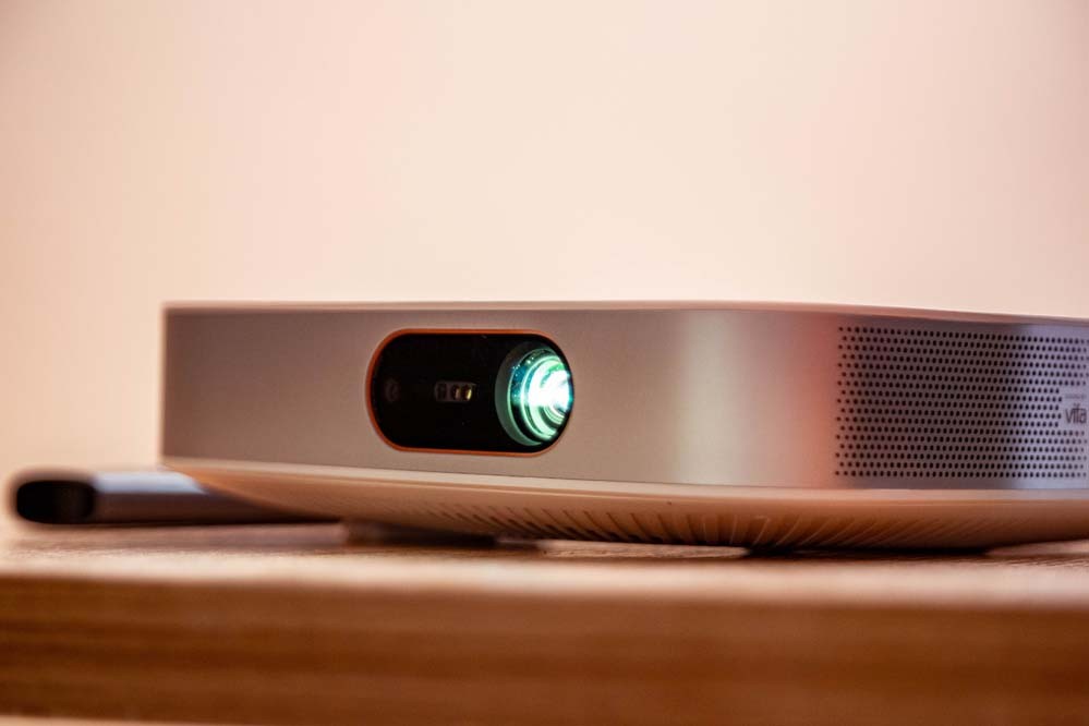 小新100投影介绍,小新100s投影仪手机投屏流畅吗