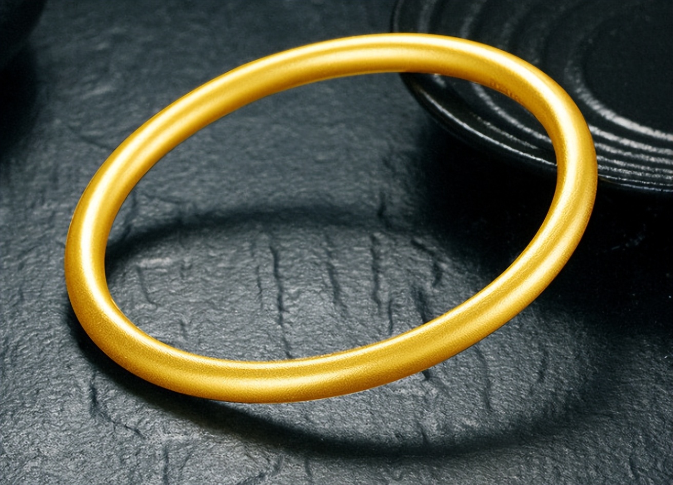 五十岁适合戴哪种款式黄金手镯,结婚黄金手镯选什么样的款式