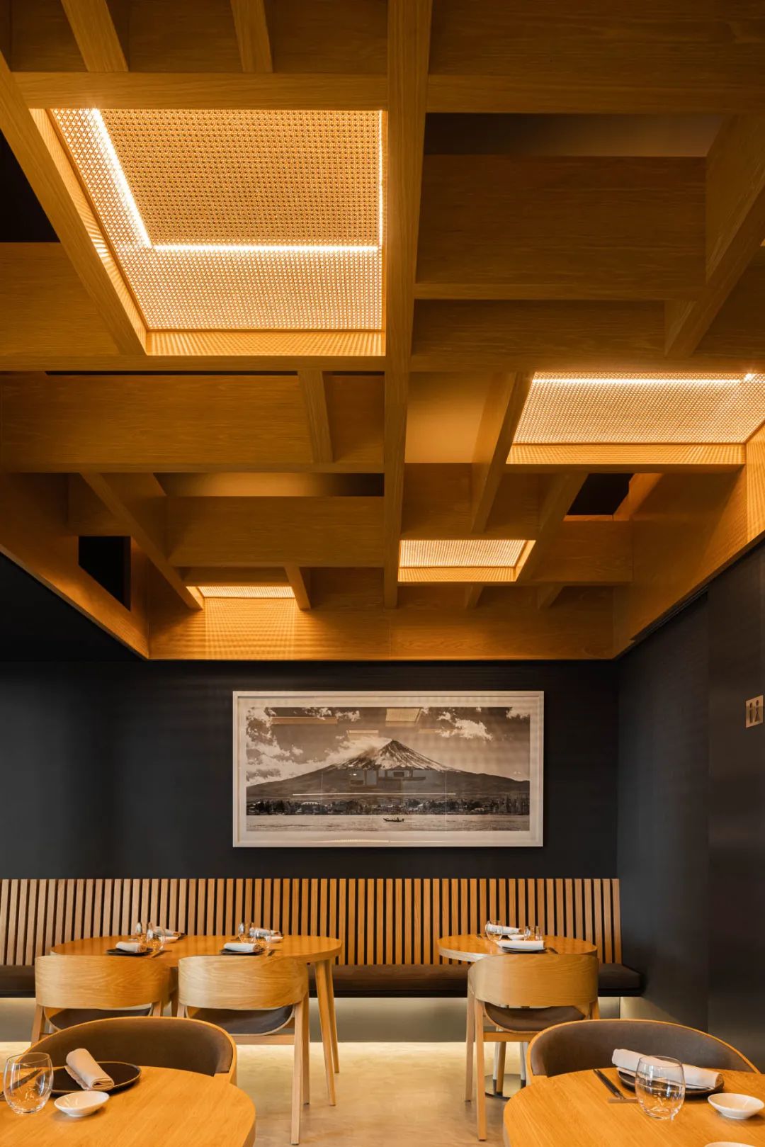 新型餐馆造型设计,创意餐馆设计效果图