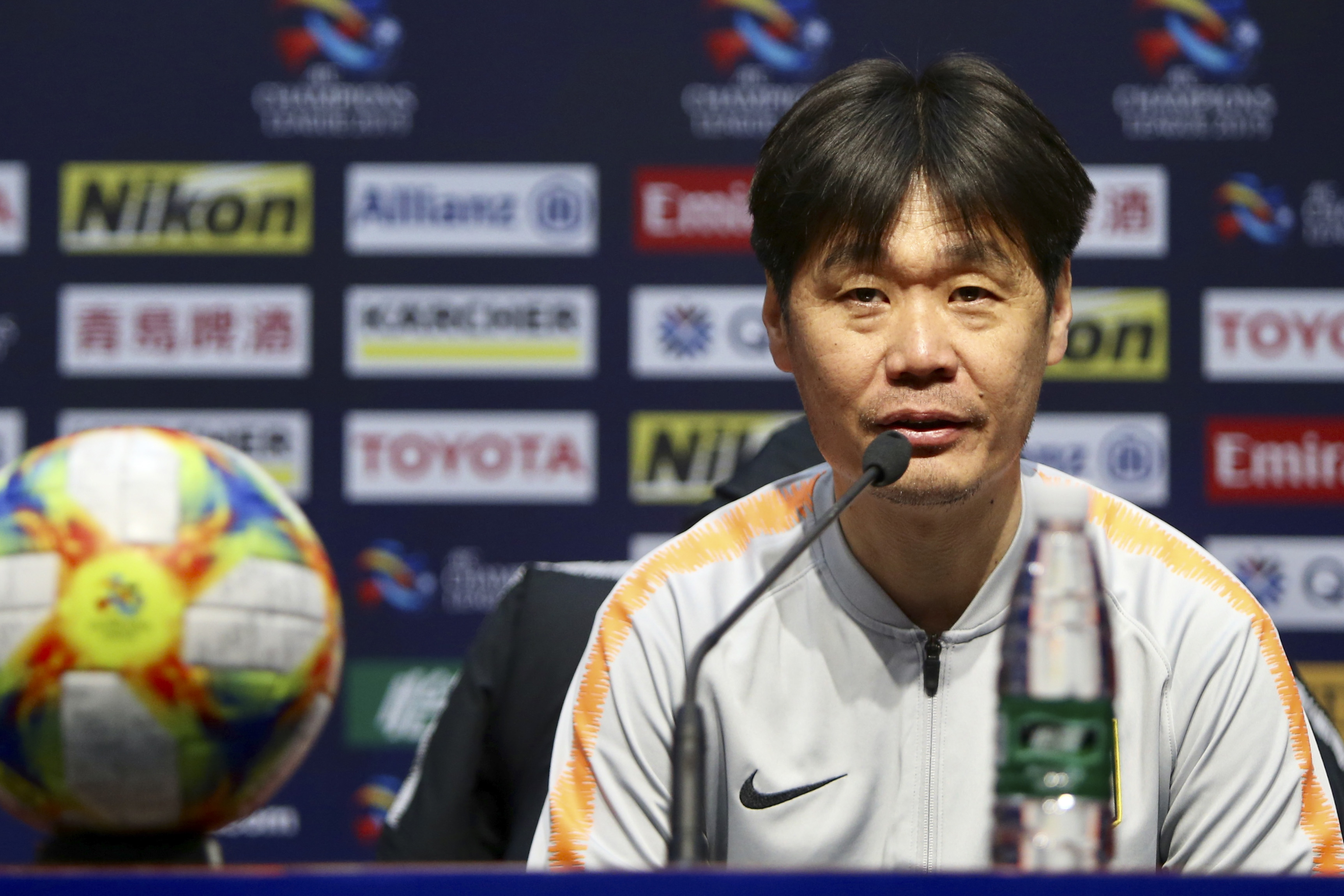 青岛足球教练李霄鹏,李霄鹏鲁能换帅视频