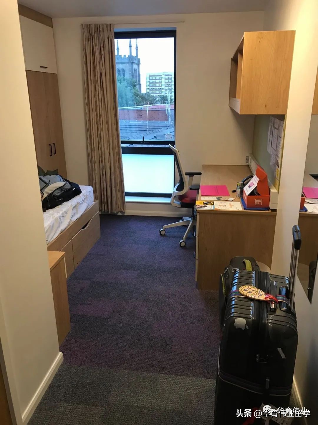 在利兹读研时打卡张国荣读的纺织学院，《指环王》作者是学校老师