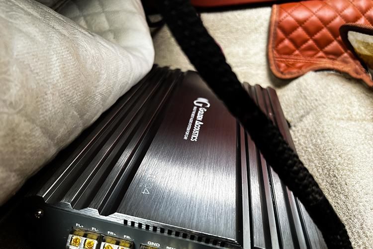 震撼感官！成都音悦汇汽车音响改装，重新定义您的酷路泽音效体验