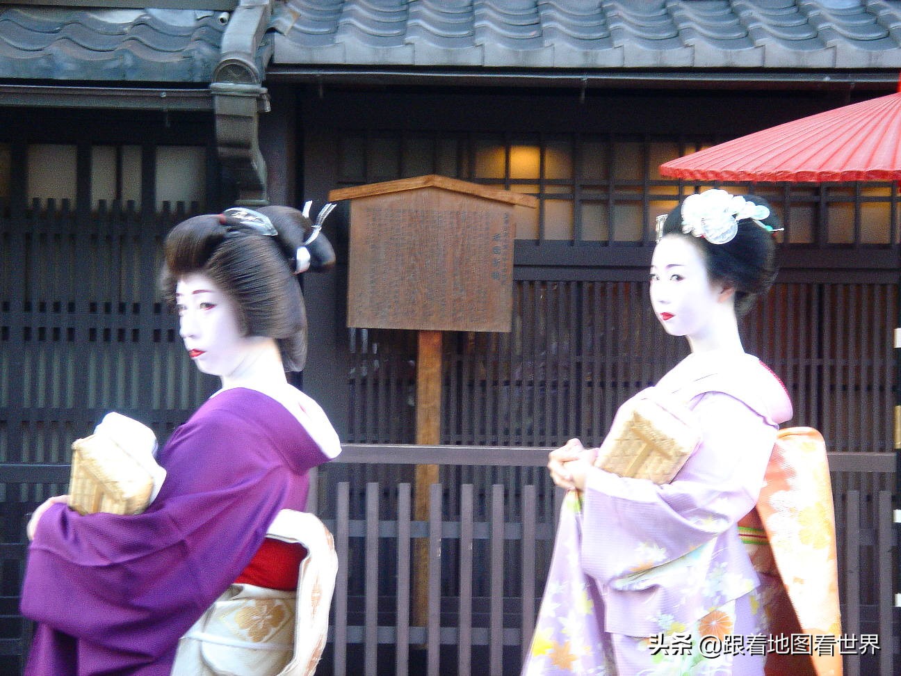 “把灯熄掉，靠我更近一点”：日本江户时代的情色乌托邦