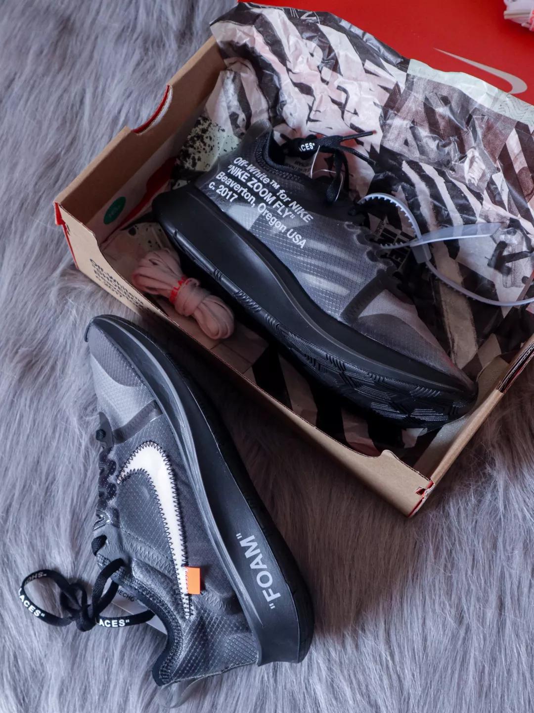 Adidas的boost和Nike的zoom跑鞋技术对比