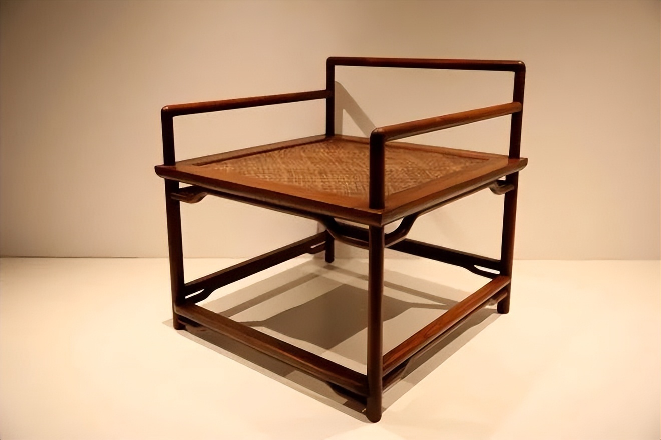 你家坐的沙发，可能就是这个“宇宙最强”家具小镇生产的